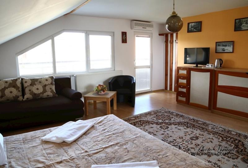 Vila Hubert – Dvojlôžková izba s balkónom – fotografia 2