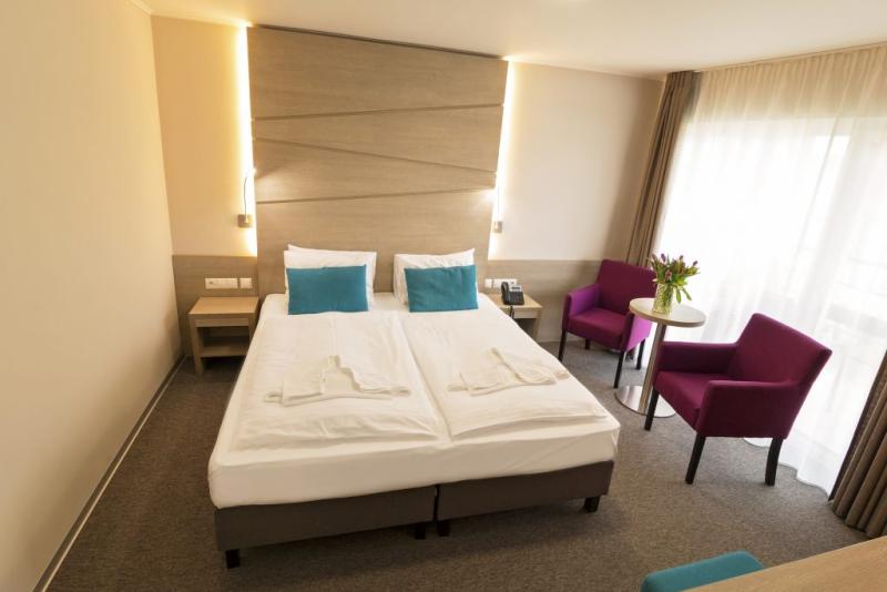 Hotel Aqua – Dvojlôžková izba s prístelkou – 3